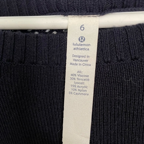 Lululemon Cashmere blend navy blue sweater size 6 - Picture 3 of 3